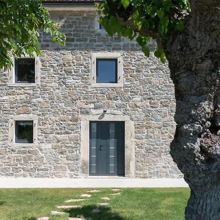 Fiore فيلة Marusici (Istria)